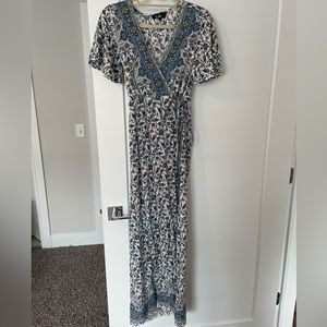 Super cute Lulus wrap dress